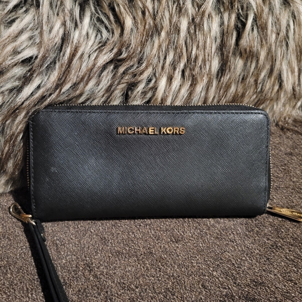 Continental Michael Kors wallet